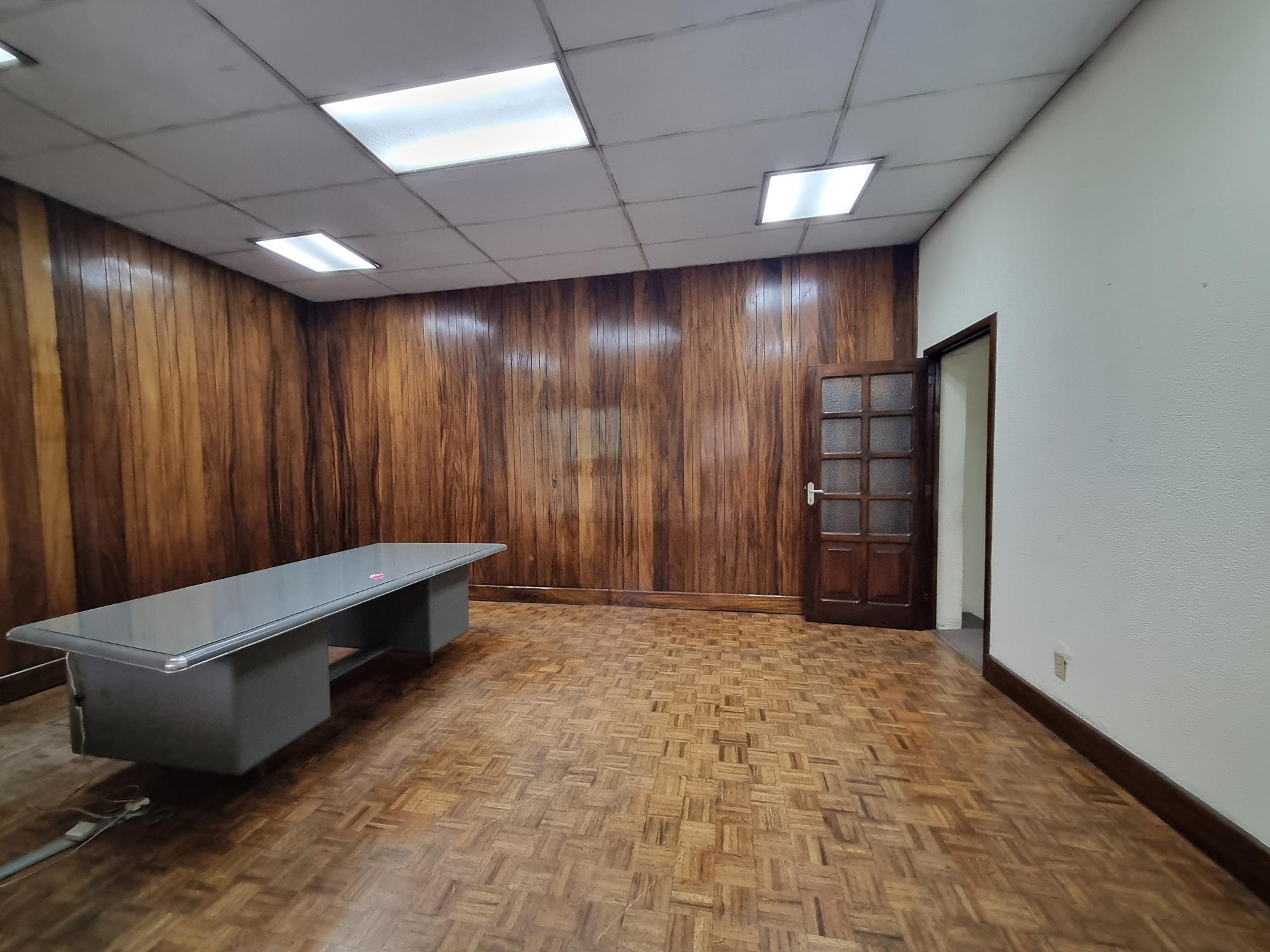 VENTA casa zona 1, sobre 8va avenida y 10ma. calle - Imagen 2