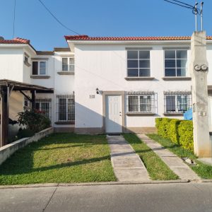 RENTA Casa Zona 18 Fuentes del Valle Norte II