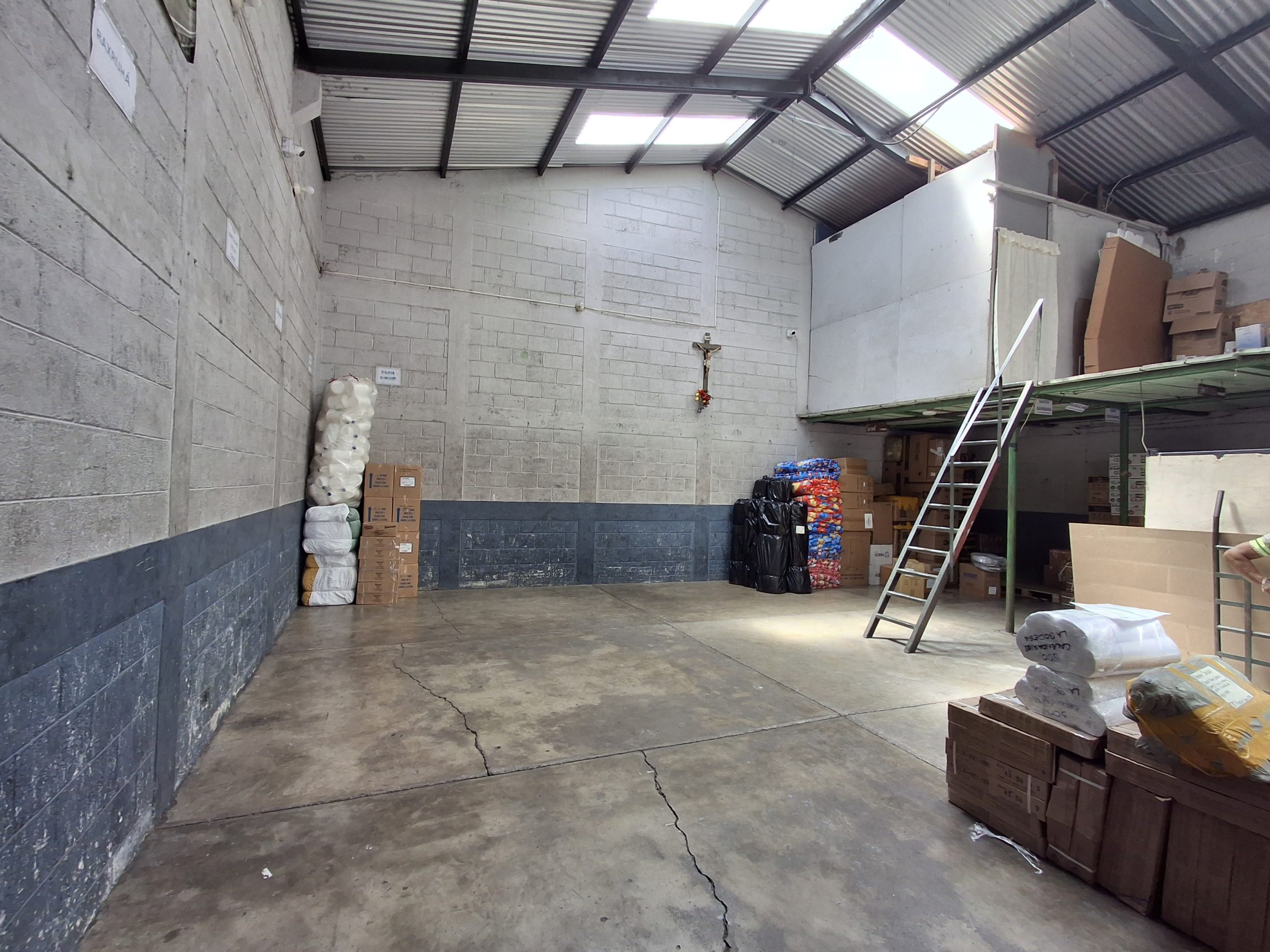 VENTA Bodega con Apartamento Zona 1, a 2 cuadras de MP - Imagen 2