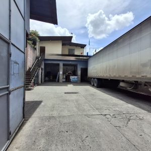 VENTA Bodega con Apartamento Zona 1, a 2 cuadras de MP