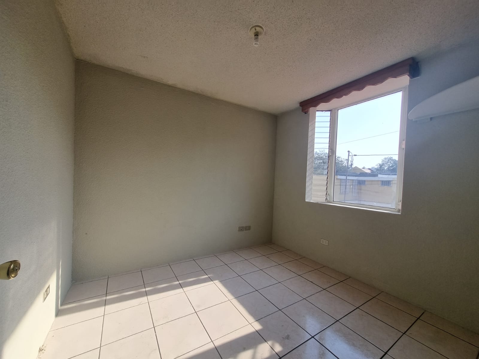 VENTA Casa Zona 18 Residencial Los Olivos, sector 9 - Imagen 4