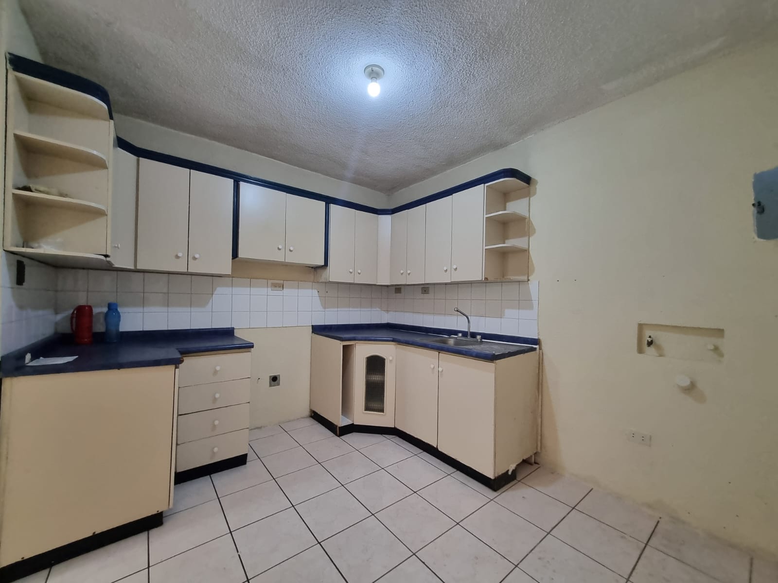 VENTA Casa Zona 18 Residencial Los Olivos, sector 9 - Imagen 6