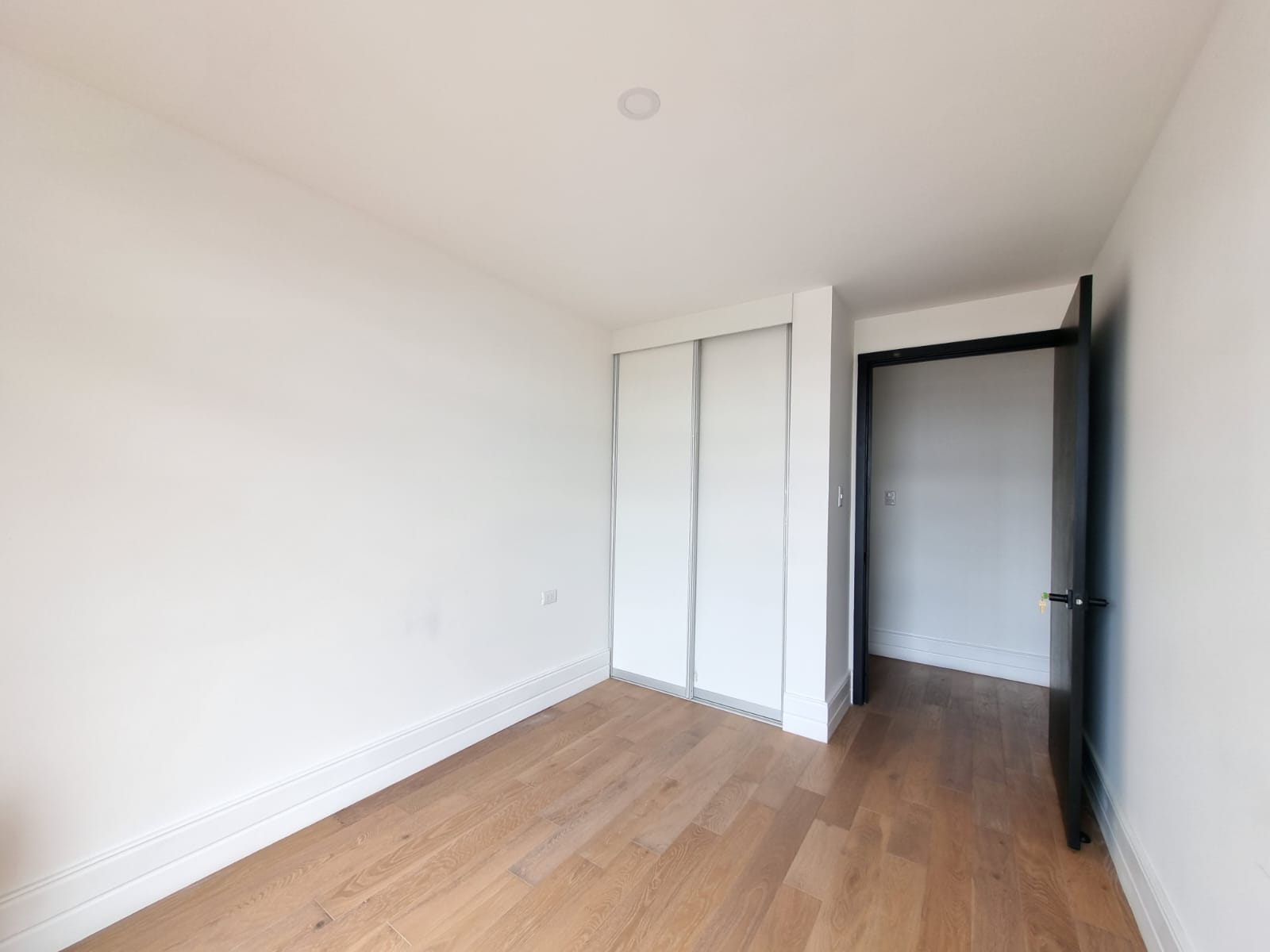 VENTA apartamento zona 5, Edificio Céntrico - Imagen 7