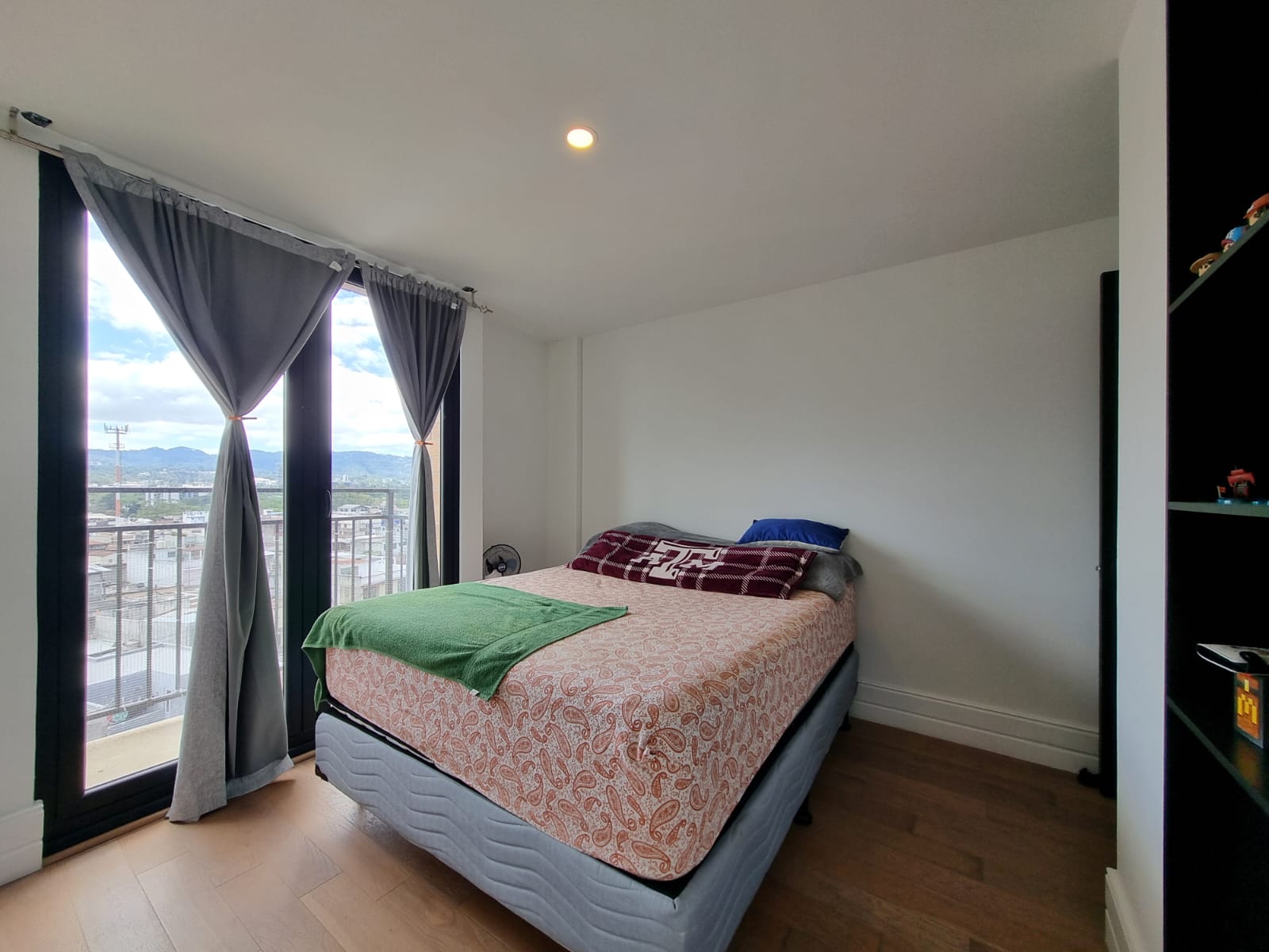 VENTA apartamento zona 5, Edificio Céntrico - Imagen 5